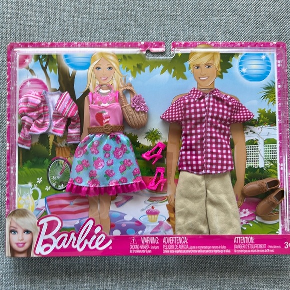 Barbie Ken Fahionistas Summer Picnic Date Fashion Pack  Outfits Clothes 2012 - Picture 1 of 9